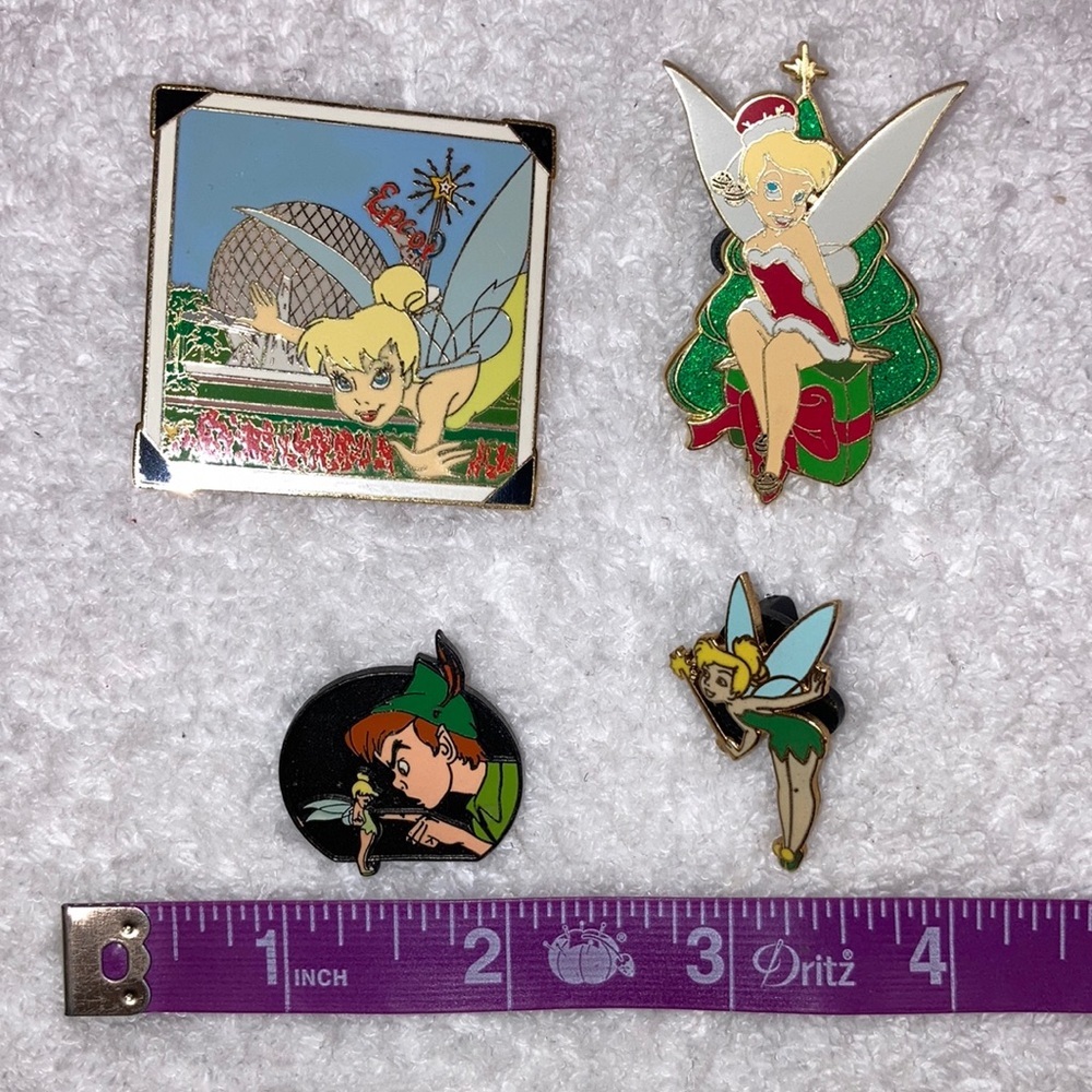 Disney trading pin tinker bells, Peter Pan, Christmas Epcot - Picture 1 of 5